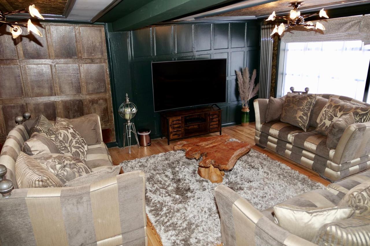 Luxury 9 Bed Manor House Hot Tub Cinema Room Skytv แซฟฟรอนวอลเดน ภายนอก รูปภาพ