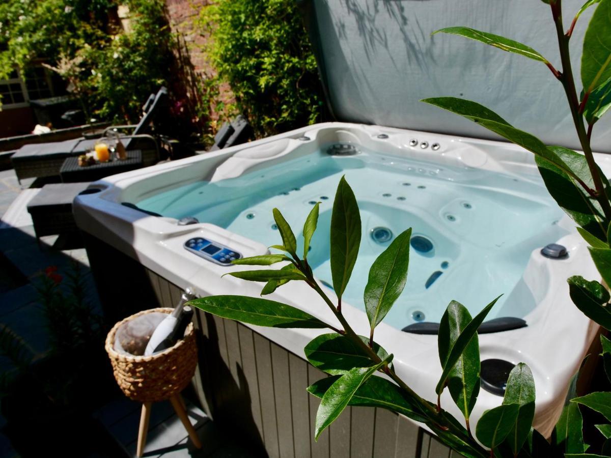 Luxury 9 Bed Manor House Hot Tub Cinema Room Skytv แซฟฟรอนวอลเดน ภายนอก รูปภาพ